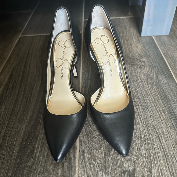 Jessica Simpson Black Pointed Heels - Picture 1 of 6